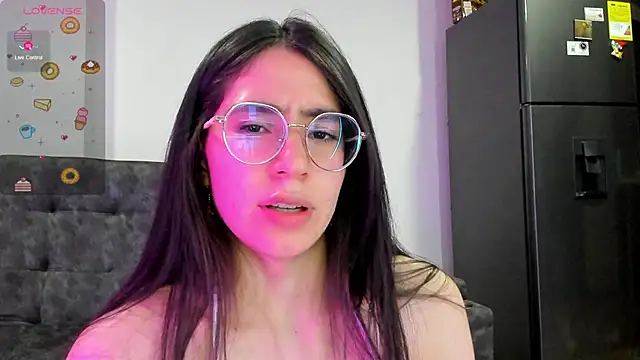 Snapshot of emmadiaz1 chatting on 01/16/25, 03:34 emmadiaz1 online show from 01/16/25, 03:34