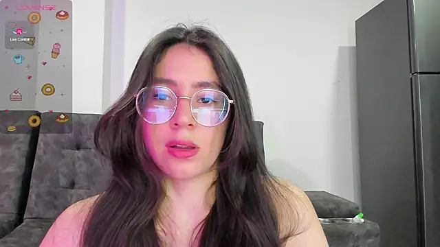 Snapshot of emmadiaz1 chatting on 01/21/25, 02:22 emmadiaz1 online show from 01/21/25, 02:22