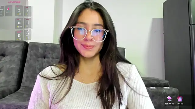 Snapshot of emmadiaz1 chatting on 01/13/26, 02:50 emmadiaz1 online show from 01/13/26, 02:50