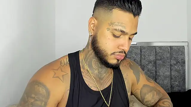 Snapshot of Exotic_tatto27121 chatting on 03/10/26, 04:50 Exotic tatto27121 online show from 03/10/26, 04:50