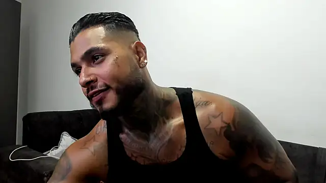 Snapshot of Exotic_tatto27121 chatting on 04/23/26, 03:41 Exotic tatto27121 online show from 04/23/26, 03:41