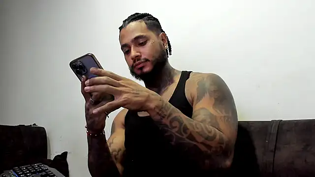 Snapshot of Exotic_tatto27121 chatting on 05/23/26, 06:07 Exotic tatto27121 online show from 05/23/26, 06:07