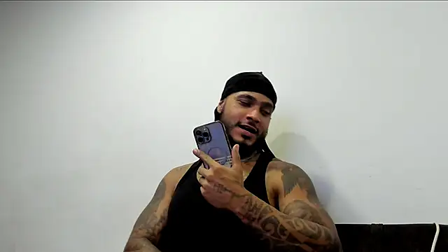 Snapshot of Exotic_tatto27121 chatting on 06/07/26, 02:27 Exotic tatto27121 online show from 06/07/26, 02:27