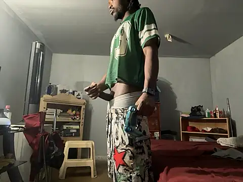 Snapshot of SluttyLyfe4L chatting on 07/26/26, 11:33 SluttyLyfe4L online show from 07/26/26, 11:33