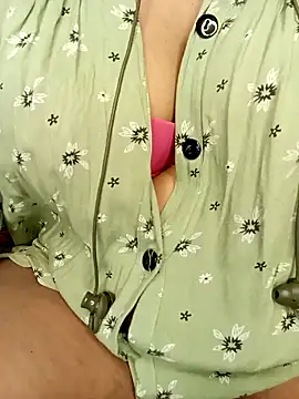 Snapshot of Sony-Model chatting on 10/03/25, 12:24 Sony-Model online show from 10/03/25, 12:24