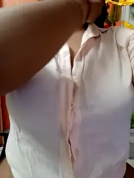 Sony-Model online show from 04/28/26, 05:34