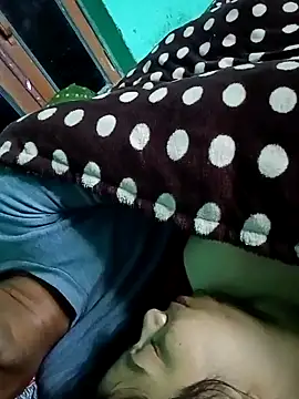 Snapshot of Lustyful_Couple chatting on 12/17/24, 11:27 Lustyful Couple online show from 12/17/24, 11:27