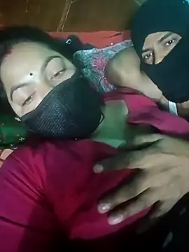 Snapshot of Lustyful_Couple chatting on 01/22/25, 11:53 Lustyful Couple online show from 01/22/25, 11:53