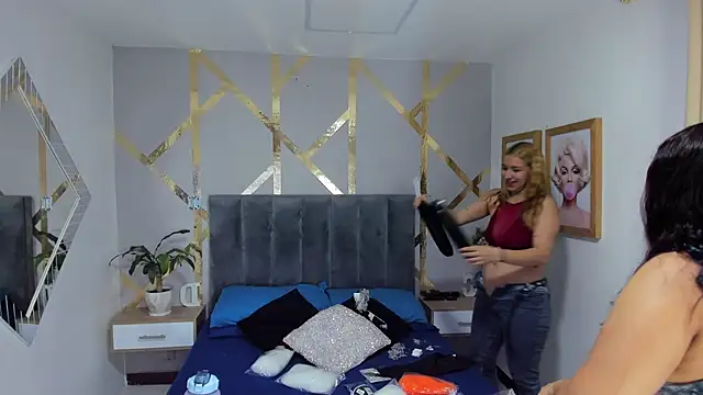 Caroliine Torres online show from 10/08/25, 11:41