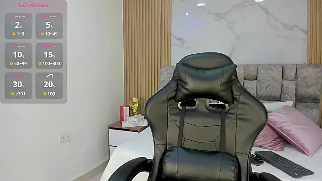 Snapshot of Khalifa_fletcher chatting on 01/29/25, 08:35 Khalifa fletcher online show from 01/29/25, 08:35