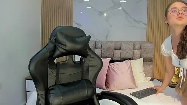 Snapshot of Khalifa_fletcher chatting on 01/31/25, 01:33 Khalifa fletcher online show from 01/31/25, 01:33