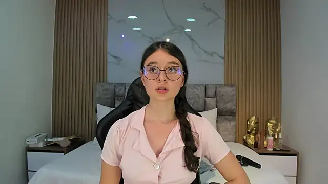 Snapshot of Khalifa_fletcher chatting on 02/08/25, 08:42 Khalifa fletcher online show from 02/08/25, 08:42