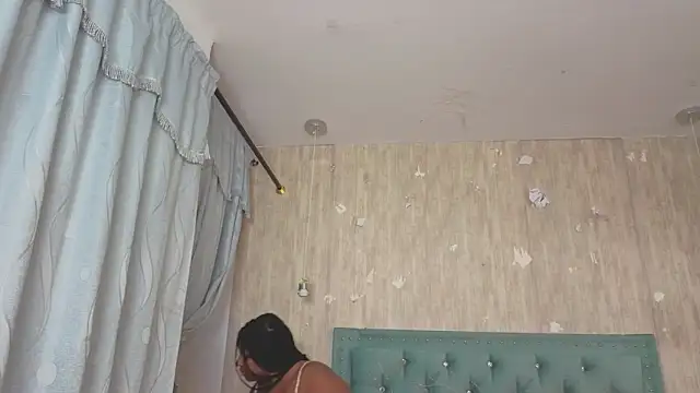 Alexa roussee online show from 11/18/25, 12:53