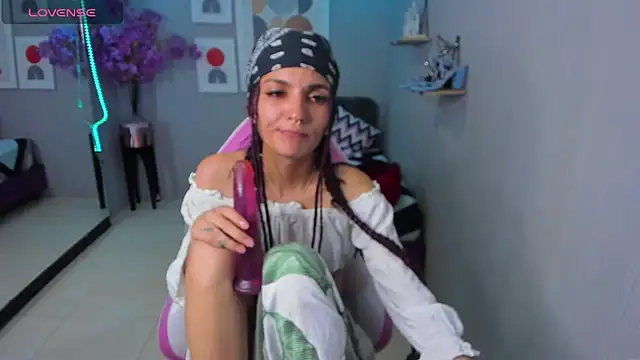 Snapshot of Dafne_huges chatting on 12/14/24, 10:50 Dafne huges online show from 12/14/24, 10:50