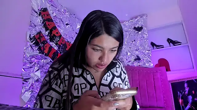 SarahStones online show from 11/02/25, 12:18