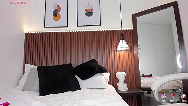 emma white 01 online show from 12/06/24, 05:31