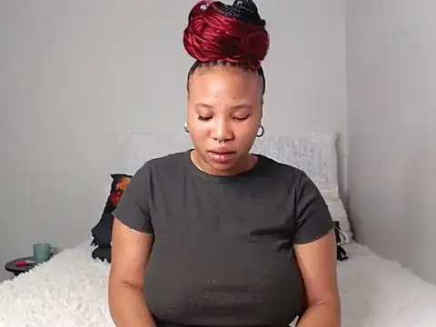 DrippinCaramelCutie online show from 12/21/24, 09:36