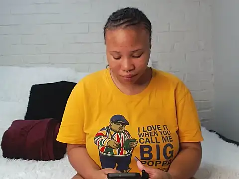 DrippinCaramelCutie online show from 02/19/25, 09:03