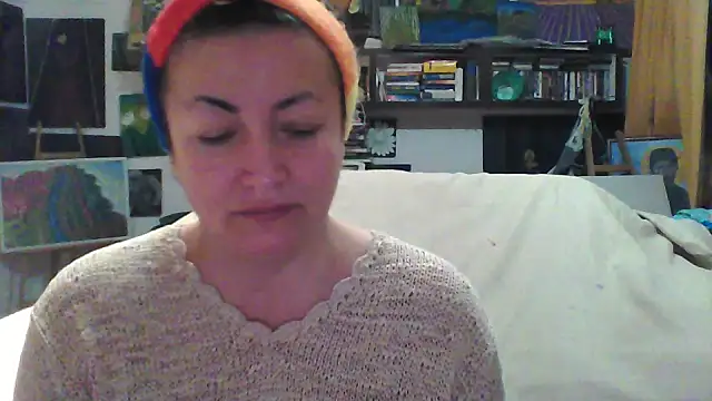 Snapshot of MariaAnaSunshine chatting on 10/23/25, 04:12 MariaAnaSunshine online show from 10/23/25, 04:12