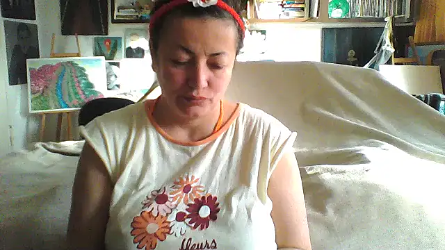 Snapshot of MariaAnaSunshine chatting on 10/28/25, 07:45 MariaAnaSunshine online show from 10/28/25, 07:45