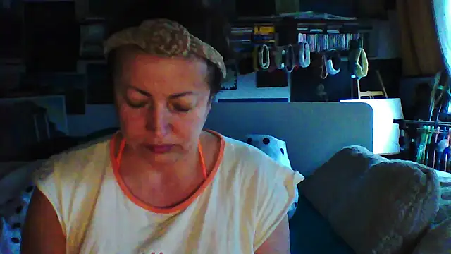 Snapshot of MariaAnaSunshine chatting on 11/10/25, 07:29 MariaAnaSunshine online show from 11/10/25, 07:29