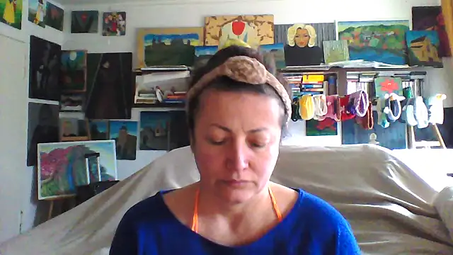 Snapshot of MariaAnaSunshine chatting on 11/11/25, 10:15 MariaAnaSunshine online show from 11/11/25, 10:15