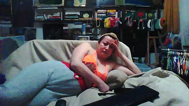 Snapshot of MariaAnaSunshine chatting on 12/13/25, 07:53 MariaAnaSunshine online show from 12/13/25, 07:53