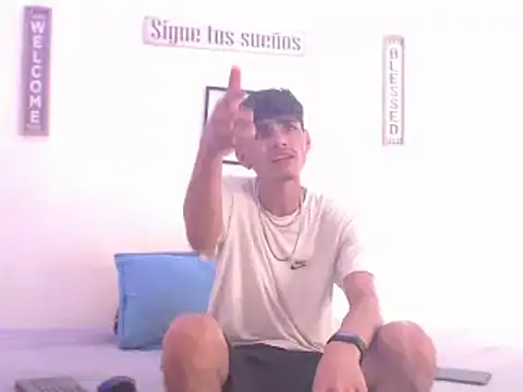 Snapshot of harrytomson_1 chatting on 01/06/25, 07:45 harrytomson 1 online show from 01/06/25, 07:45