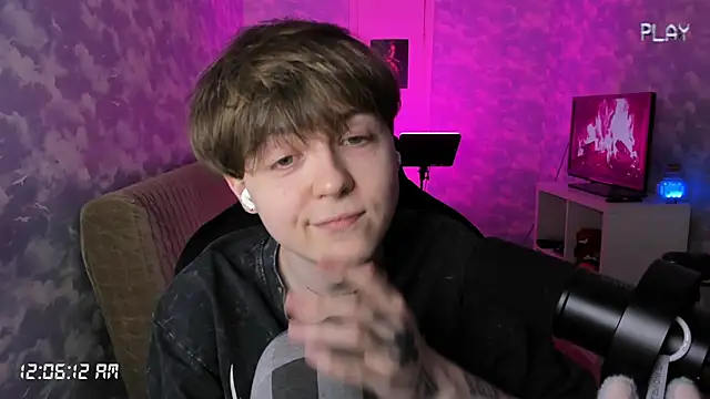 charonbaby1 online show from 10/20/25, 09:04