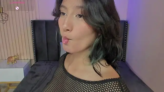 Snapshot of Yazmin_rouse chatting on 03/11/25, 02:07 Yazmin rouse online show from 03/11/25, 02:07