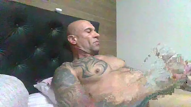 Snapshot of Arc8njoblack chatting on 02/06/26, 04:32 Arc8njoblack online show from 02/06/26, 04:32