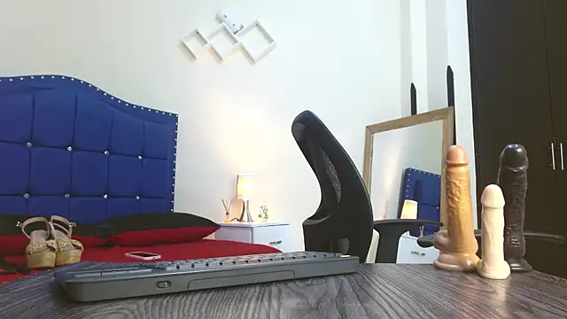 Snapshot of Daniela_Saenz_ chatting on 01/15/25, 04:00 Daniela Saenz online show from 01/15/25, 04:00