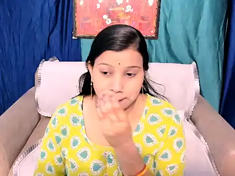 Snapshot of kendracox21 chatting on 04/14/26, 04:07 kendracox21 online show from 04/14/26, 04:07