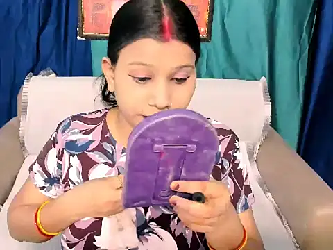 Snapshot of kendracox21 chatting on 04/15/26, 04:30 kendracox21 online show from 04/15/26, 04:30