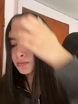 Snapshot of annaharper- chatting on 01/14/26, 09:42 annaharper- online show from 01/14/26, 09:42