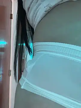 Snapshot of annaharper- chatting on 03/25/26, 03:23 annaharper- online show from 03/25/26, 03:23