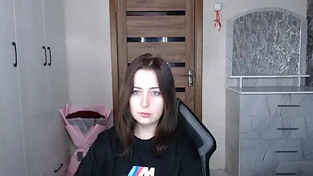 Kristy-Max online show from 11/07/25, 04:34