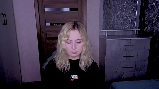 Snapshot of Kristy-Max chatting on 05/19/26, 09:10 Kristy-Max online show from 05/19/26, 09:10