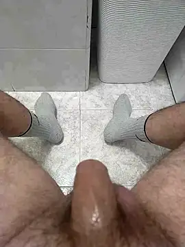 Snapshot of user_662 chatting on 03/19/25, 05:39 user 662 online show from 03/19/25, 05:39