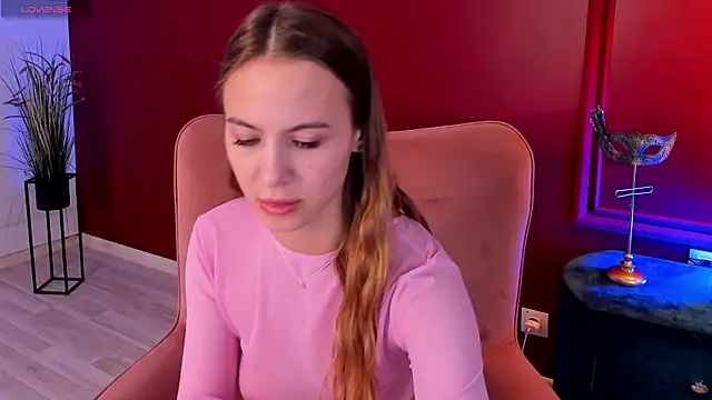 Snapshot of CherieDane chatting on 04/11/26, 12:20 CherieDane online show from 04/11/26, 12:20