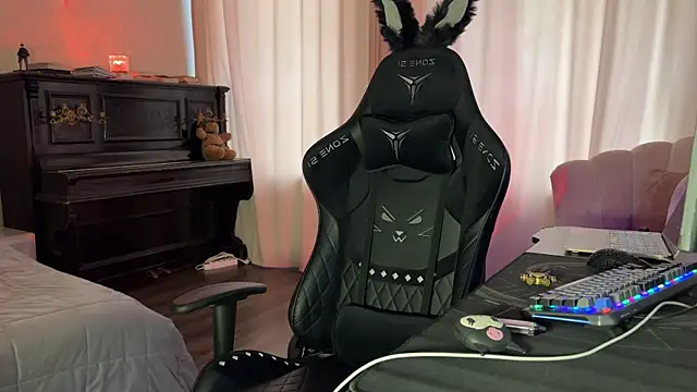 urmissalice online show from 02/18/25, 11:55