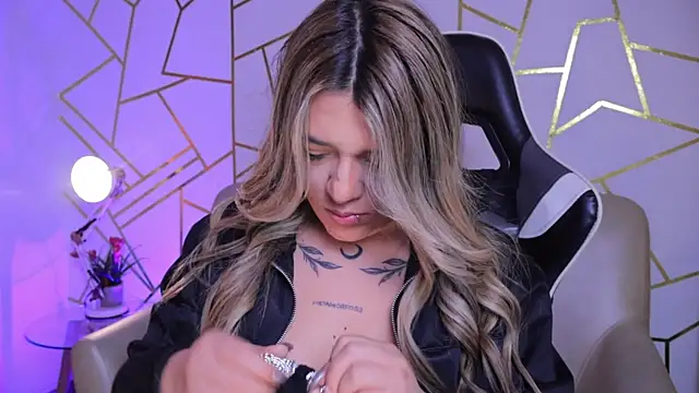 ashleyvalirya online show from 09/26/25, 04:05