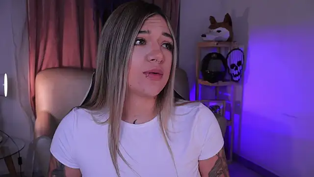 ashleyvalirya online show from 10/20/25, 04:13