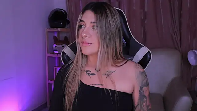 ashleyvalirya online show from 11/14/25, 04:00