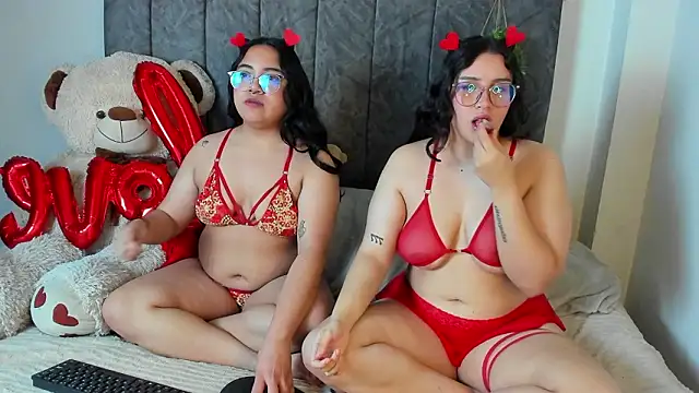 Snapshot of maddie-and-chelsea- chatting on 02/14/26, 10:06 maddie-and-chelsea- online show from 02/14/26, 10:06