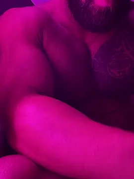 Snapshot of moody1996- chatting on 12/13/24, 05:00 moody1996- online show from 12/13/24, 05:00