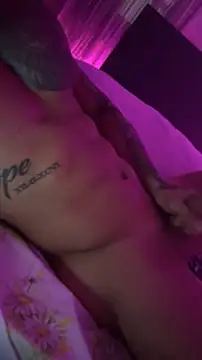 Snapshot of moody1996- chatting on 12/25/24, 01:09 moody1996- online show from 12/25/24, 01:09