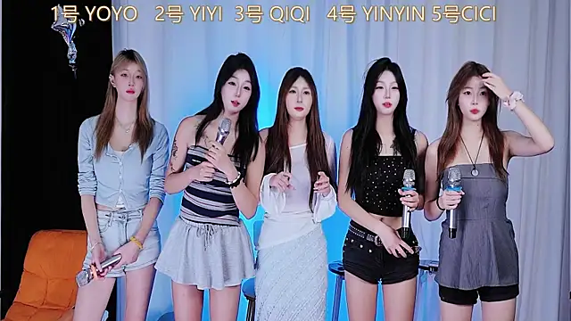 Snapshot of love_18_ chatting on 09/17/25, 09:11 love 18 online show from 09/17/25, 09:11