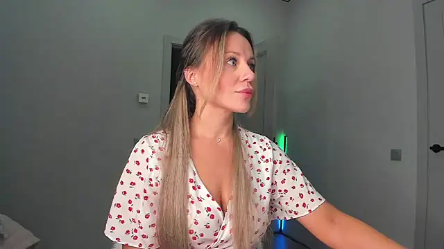  cometoseeme  online show from 11/14/25, 05:00