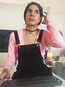 Snapshot of CampbelGinger chatting on 02/18/25, 12:04 CampbelGinger online show from 02/18/25, 12:04